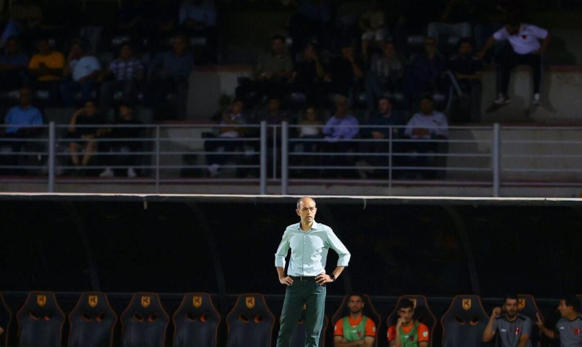 آغاز مذاکرات برای جانشینی ساکت الهامی و حضور محرم نویدکیا بهعنوان سرمربی نساجی