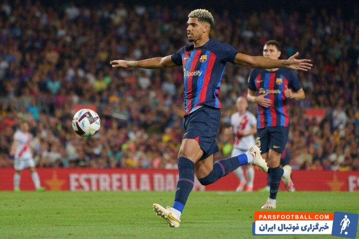 دکو مدافع اروگوئهای را متقاعد کرد؛ آرائوخو در بارسلونا ماندنی شد