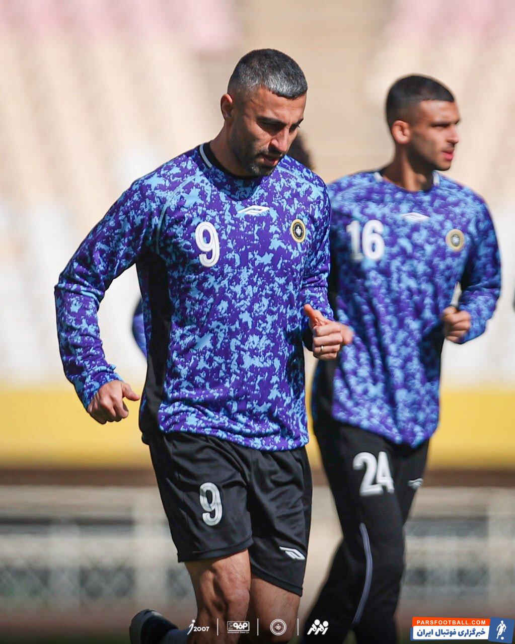 عکس| آقای گل استقلالی به پرسپولیس رسید