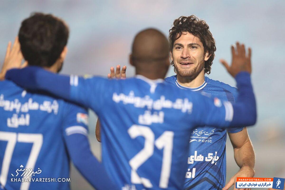 کاری نکنید حیثیت استقلال بیشتر از این زیر سوال برود/ چرا استقلال ریخت و پاش نکند؟ مگر بقیه نمی‌کنند؟/ بلد نبودند از بلانکو بازی بگیرند