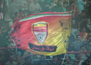 فولاد ؛ طرح موزاییکی نام یحیی گل محمدی روی سکوها از سوی هواداران فولاد