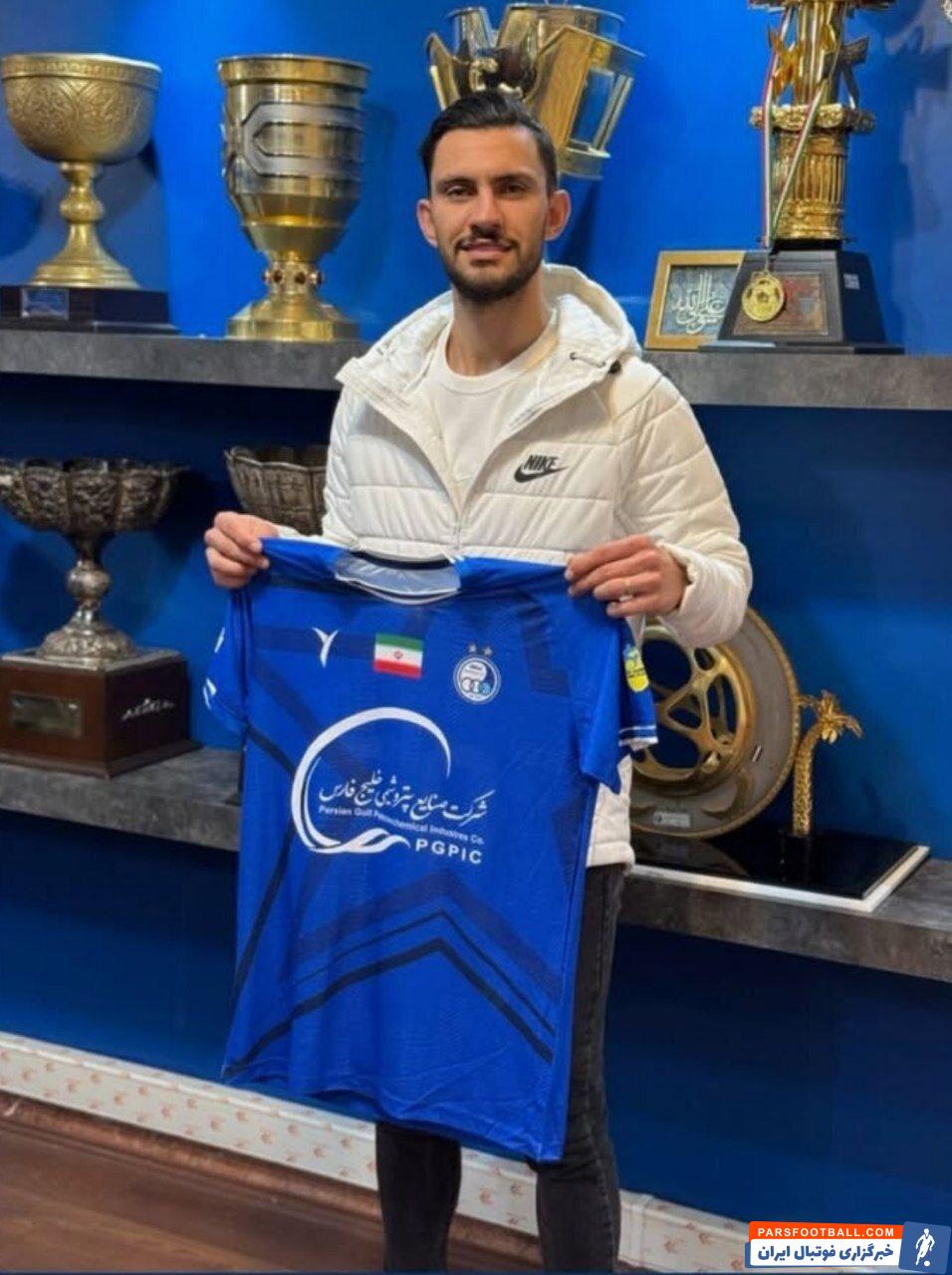 عکس | رونمایی از خرید جدید استقلال؛ مهاجم تیم مجیدی آبی‌پوش شد