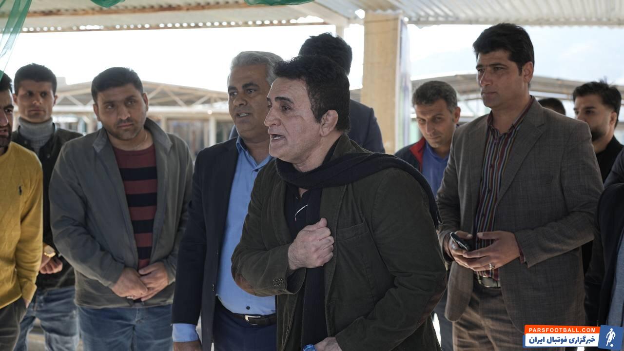 عکس | اشک‌های تلخ محمد بنا در مراسم تشییع و خاکسپاری رفیق صمیمی/ خداحافظی ابدی با آقای سازنده