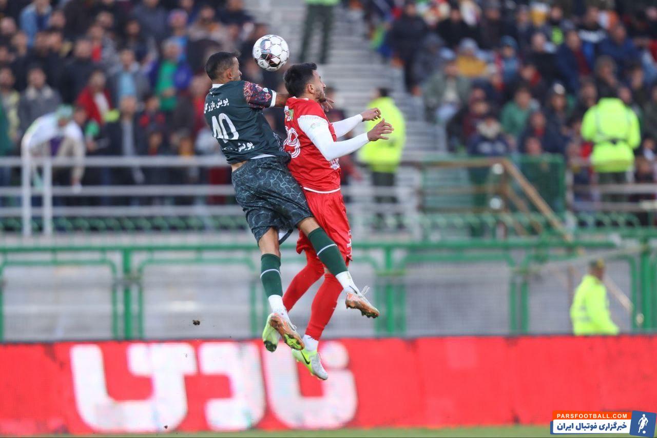 صحنه‌ای از بازی ذوب آهن و پرسپولیس