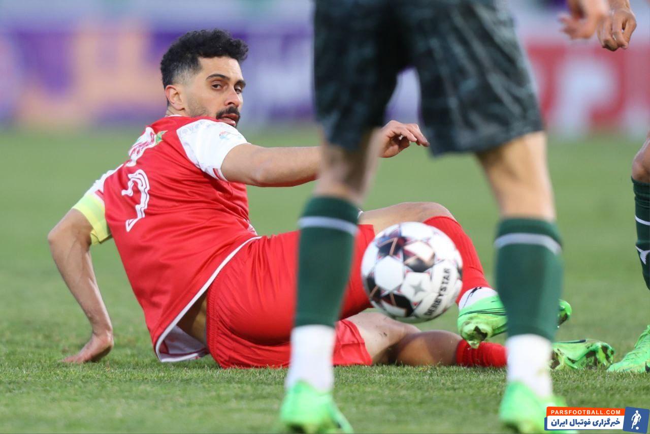 نمایی از بازی ذوب آهن و  پرسپولیس