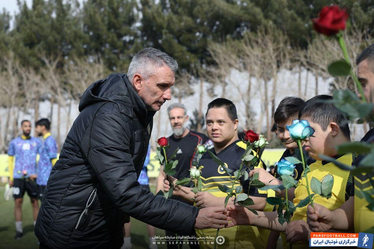 سپاهان چمن جدید باغ فردوس را افتتاح کرد + گزارش تصویری