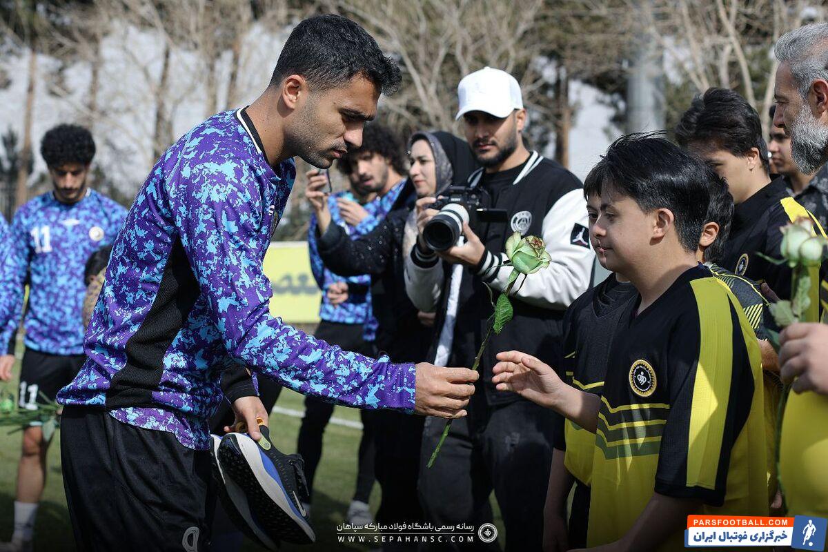 سپاهان چمن جدید باغ فردوس را افتتاح کرد + گزارش تصویری