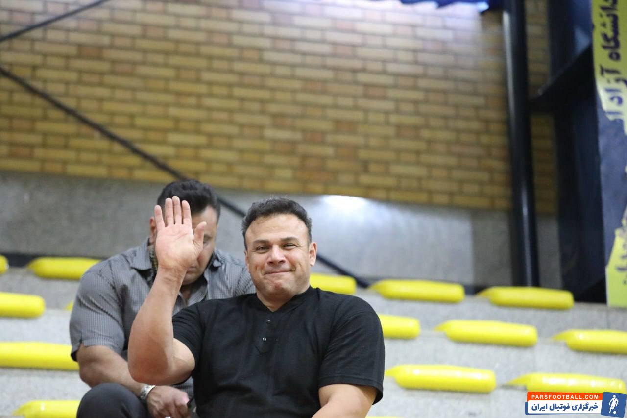 ترسی ندارم بگویم استقلالی هستم/ فرامرز خودنگاه داور بین‌المللی نیست!