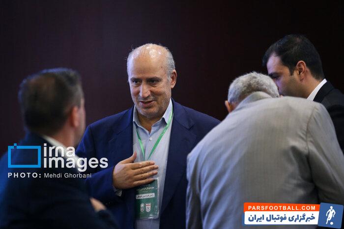 ۳ پیشکسوت فوتبال کرمان تجلیل شدند/تاج: مشکل مالکیت باشگاه‌های مس رفع شد