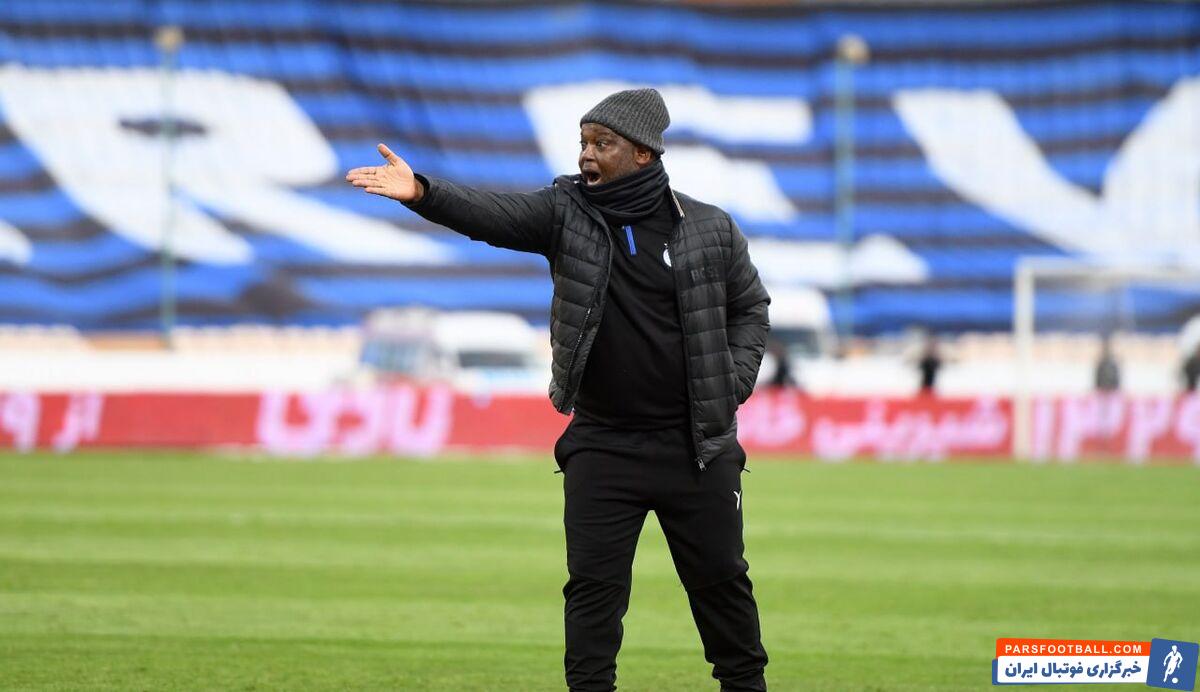 آفریقا کجاست که سرمربی صادر کند؟/ موسیمانه دندان ما را شمرد و زخم زد و رفت/ لباس استقلال به تن این آقا گشاد بود