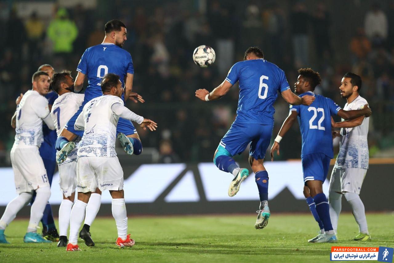 استقلال بعد از ۶ بازی برنده شد/ فرار از بحران با ۹ نفره شدن حریف