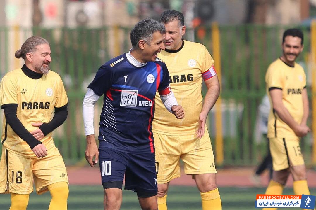 عکس | فریم به فریم با دوئل علی دایی با فردوسی‌پور در زمین فوتبال