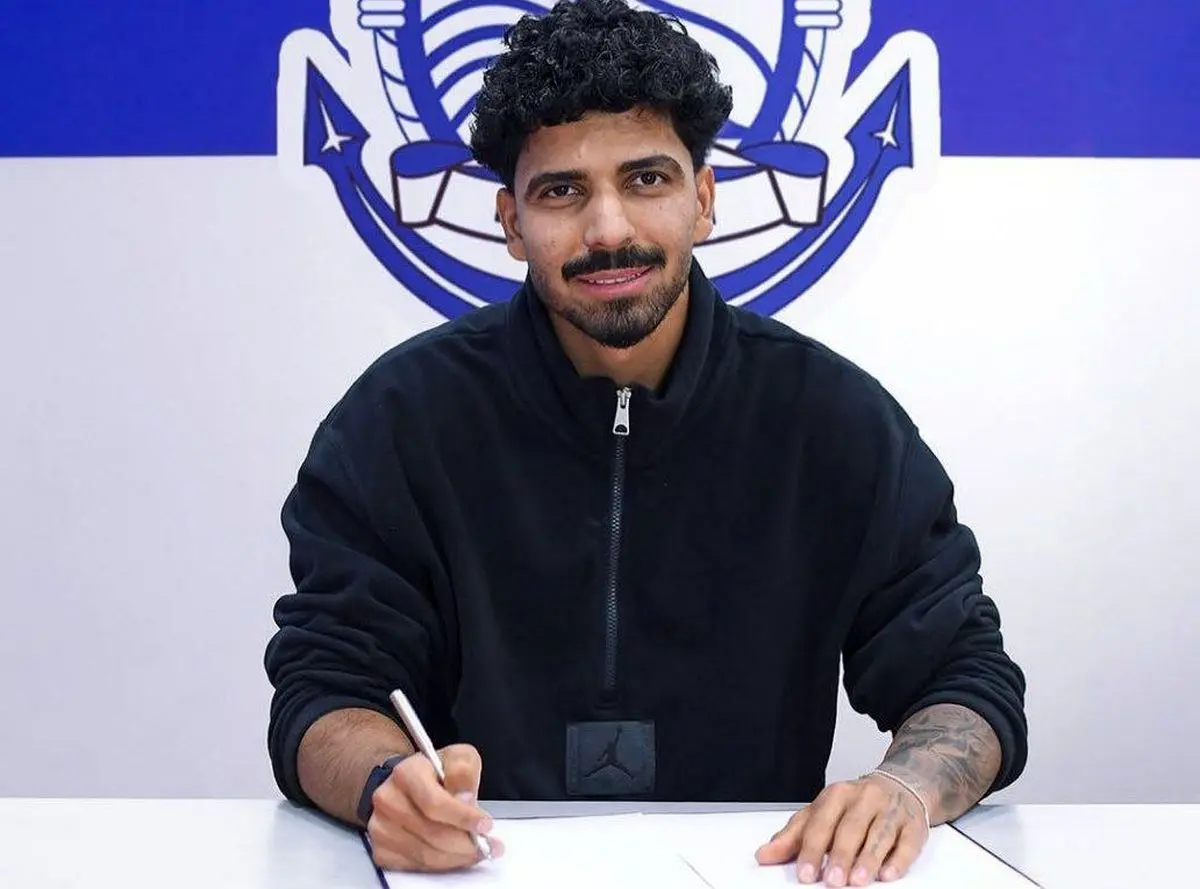 غلامرضا ثابت‌ ایمانی با عقد قراردادی به ملوان بندرانزلی پیوست