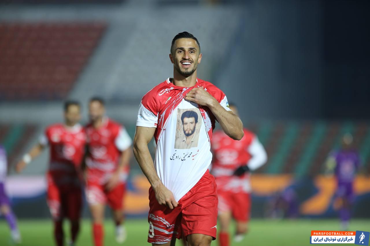 گل اول پرسپولیس به هوادار توسط علی علیپور در دقیقه ۱۷
