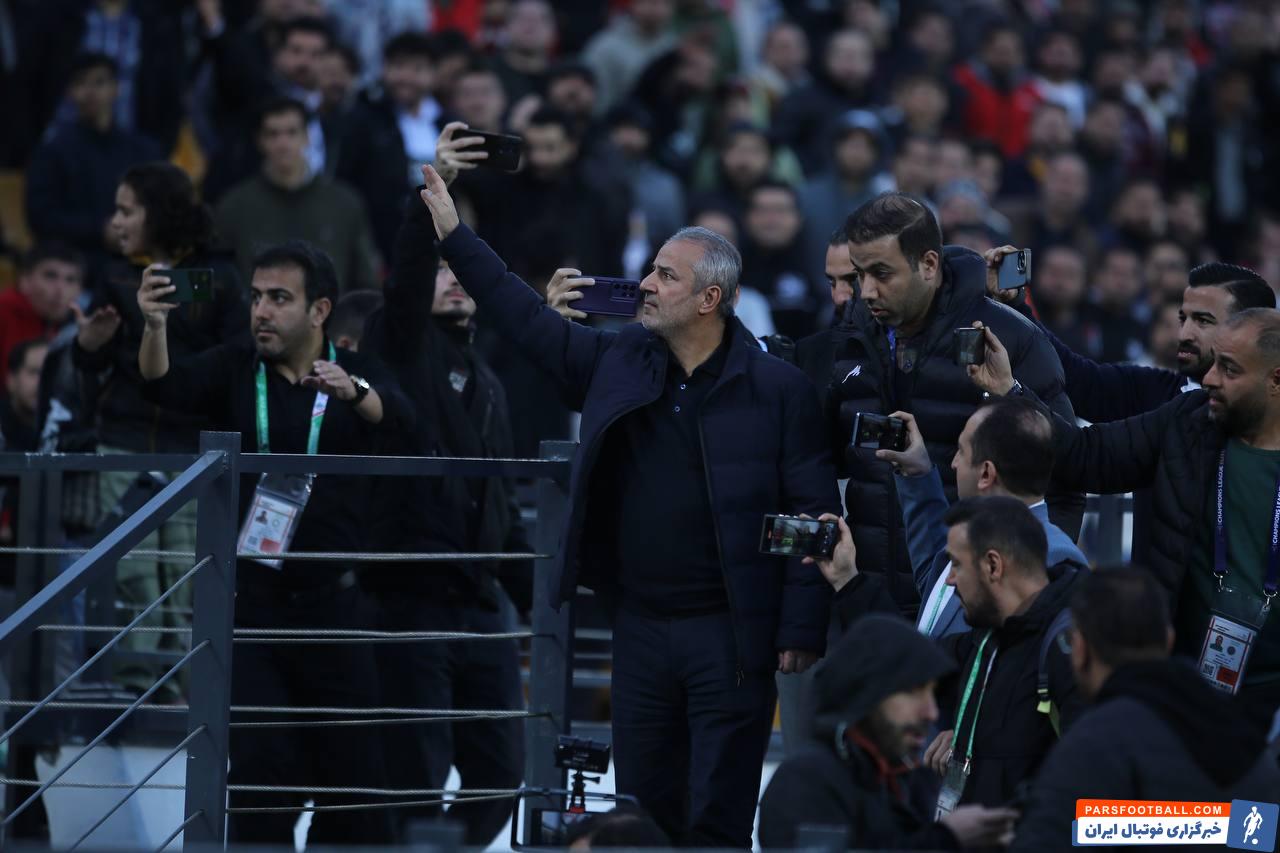 کارتال ؛ تصاویر ابراز احساسات اسماعیل کارتال سرمربی پرسپولیس در ورزشگاه آزادی 
