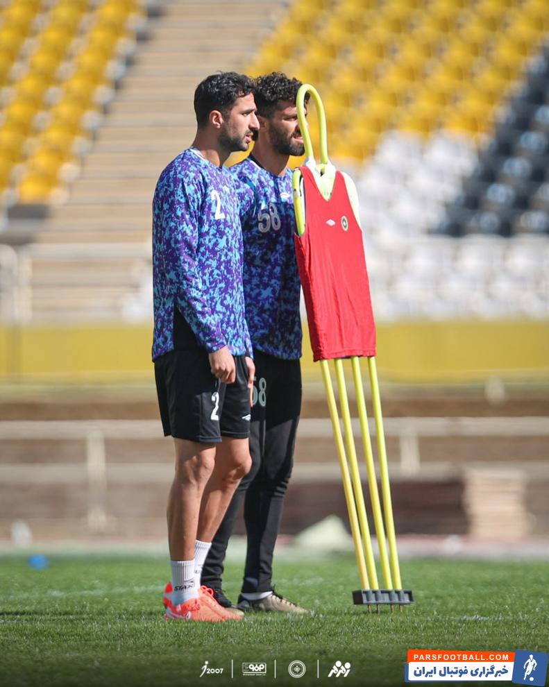 سپاهان ؛ استفاده از لباس قرمز در تمرین سپاهان روی موانع تمرینی برای تمرکز بیشتر