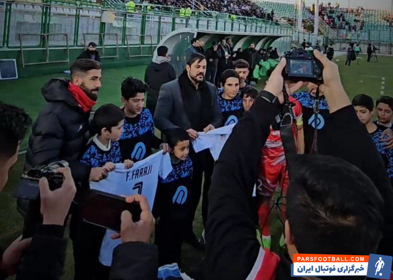 پرسپولیس ؛ باشگاه ذوب آهن از سه بازیکن پرسپولیس تجلیل کرد.