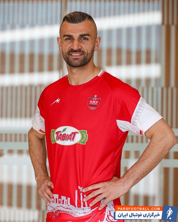 رونمایی از سردار پرسپولیسی‌ها در لباس قرمز