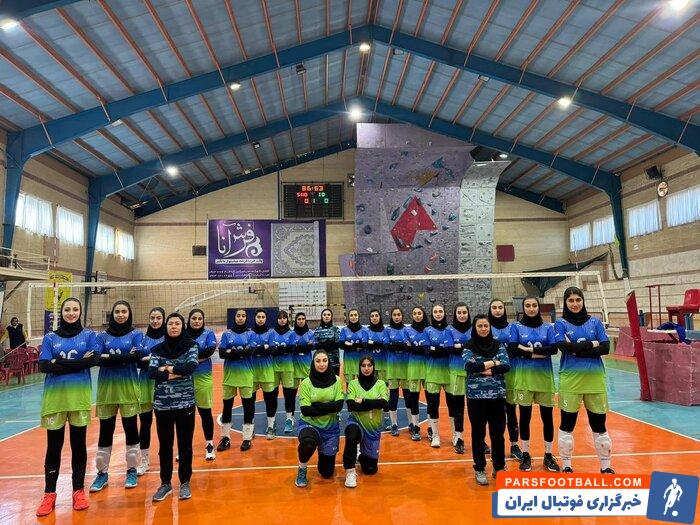 سرمربی تیم مهرگان شیراز: با دست خالی به لیگ دسته یک والیبال بانوان کشور صعود کردیم