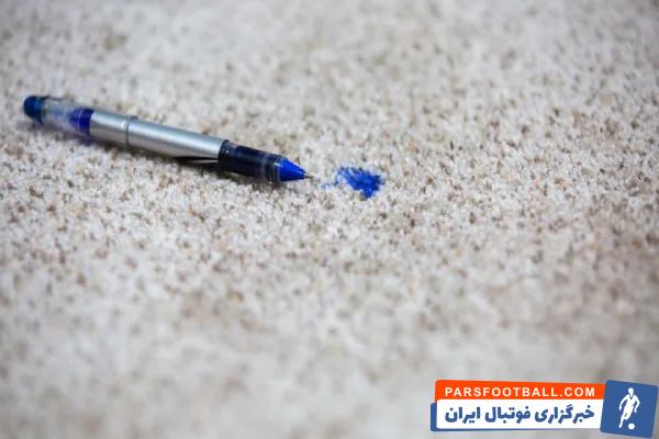 پاک کردن لکه‌های رایج از روی فرش+ راهنمای کامل