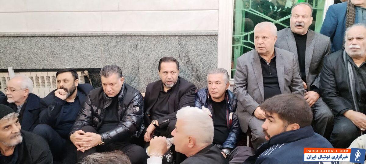 علی دایی در آغوش محمد دادکان + عکس