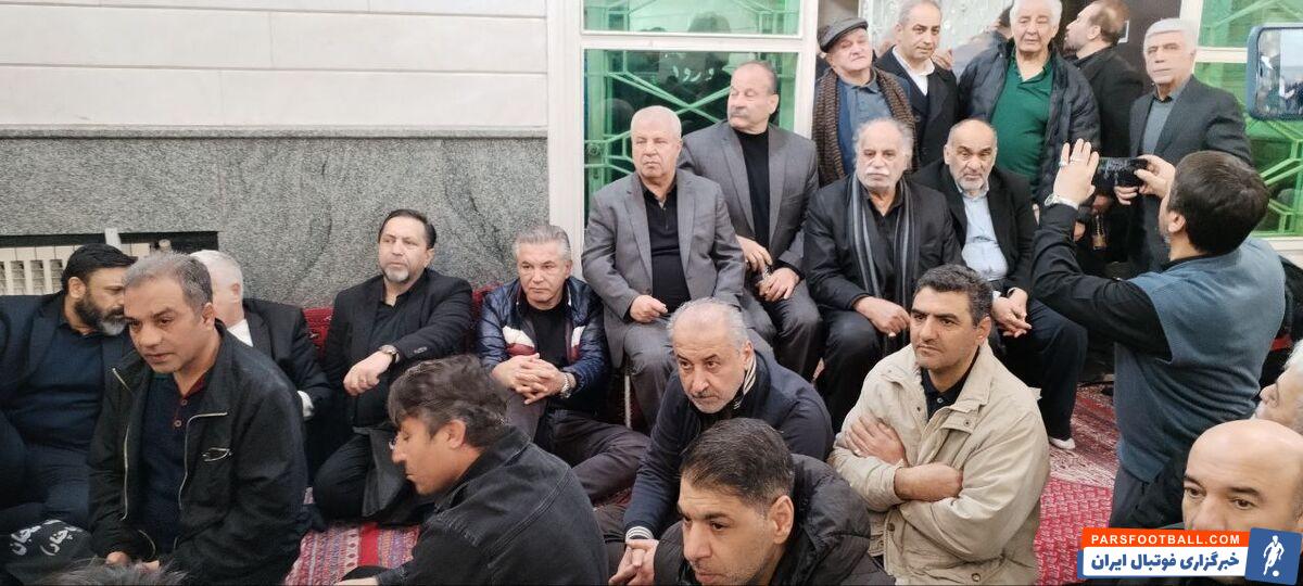 علی دایی در آغوش محمد دادکان + عکس