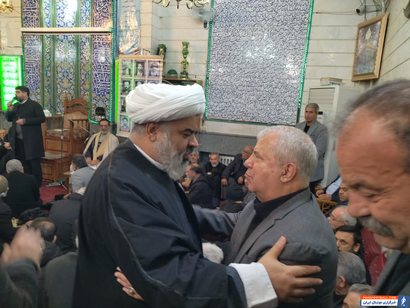 حضور علی پروین و فوتبالیست ها در مراسم بزرگداشت برادر محمددادکان