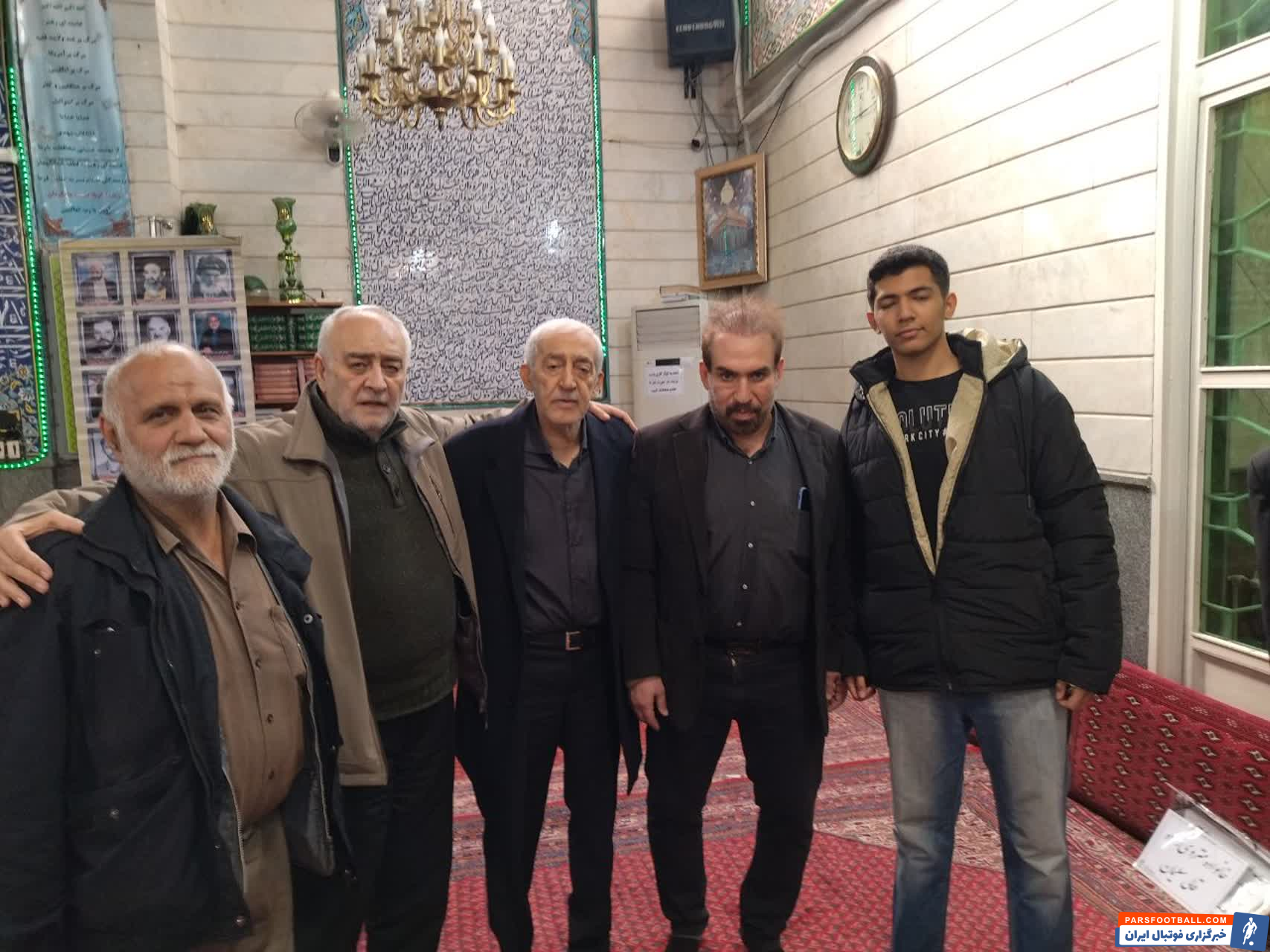 حضور علی پروین و فوتبالیست ها در مراسم بزرگداشت برادر محمددادکان