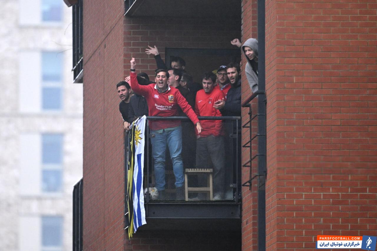 عکس| عجیب‌ترین جای ممکن برای تماشای فوتبال!