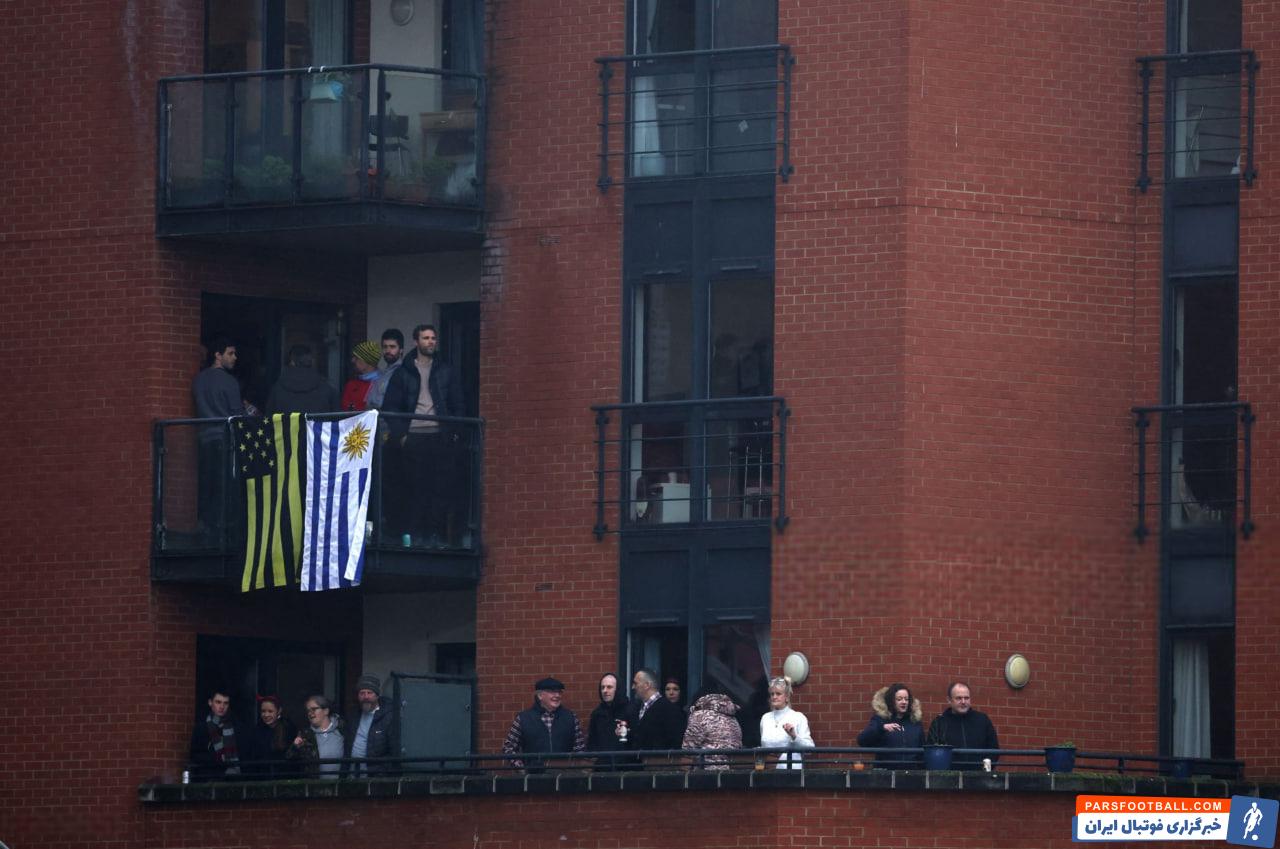 عکس| عجیب‌ترین جای ممکن برای تماشای فوتبال!