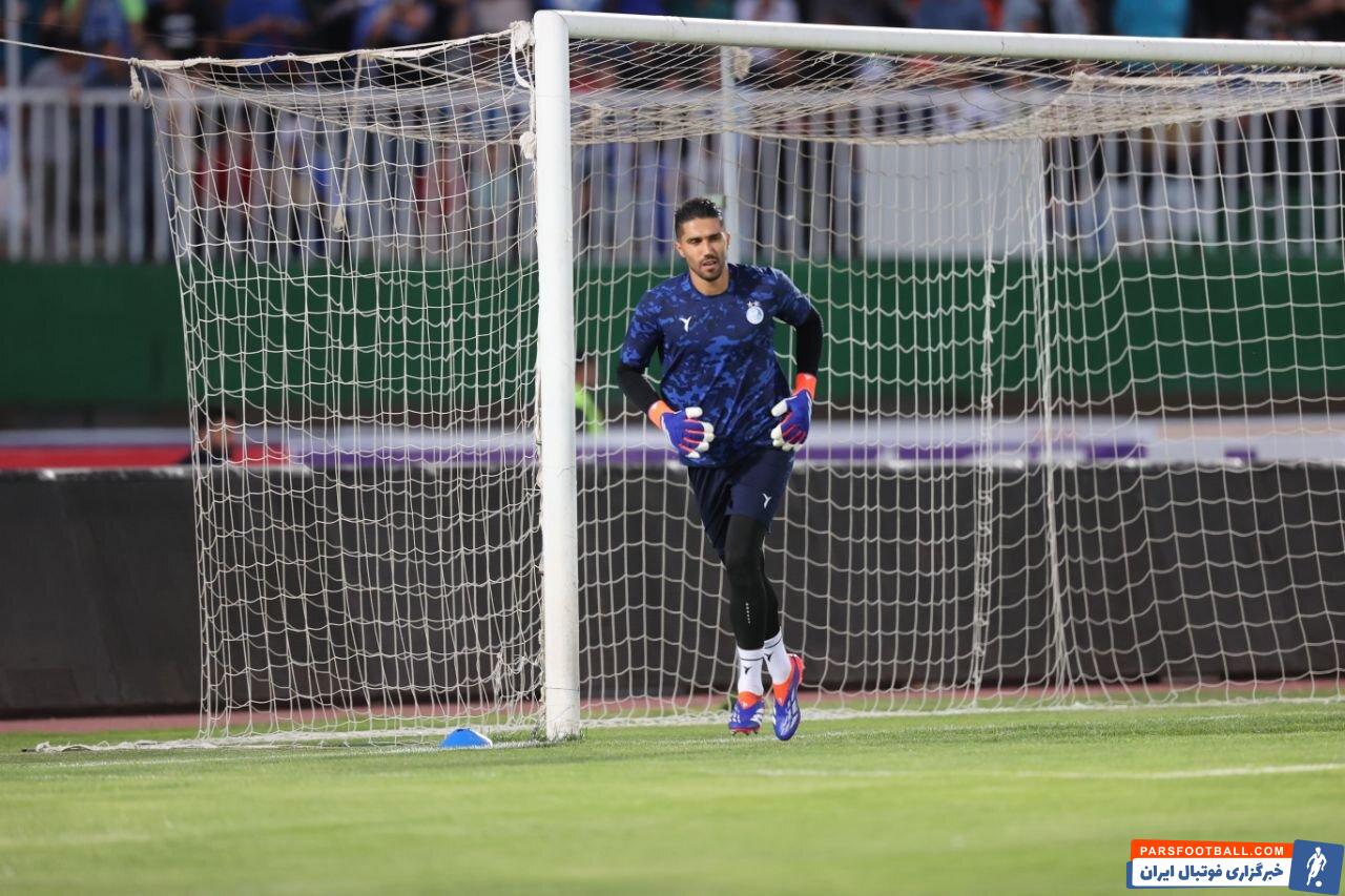 دست‌های پشت پرده علیه سید در استقلال/از بیرون خط می‌دهند که حسینی را بزنند/این آمار کاپیتان را بخوانید