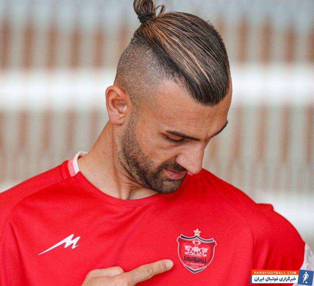 به تن کردن پیراهن پرسپولیس توسط سردار دورسون در همان بدو ورودش به عربستان