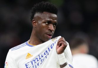 وینیسیوس جونیور به پیشنهاد یک میلیارد یورویی عربستان فکر می کند