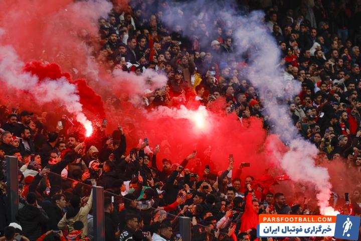 چماق هواداری بر سر هواداران!