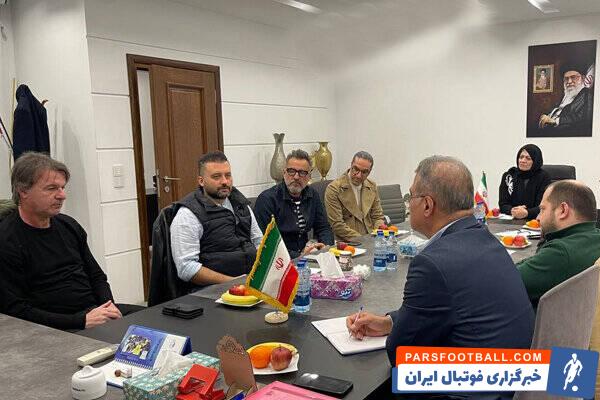 کورس «ماتزاری - سهراب» در اتوبان استقلال