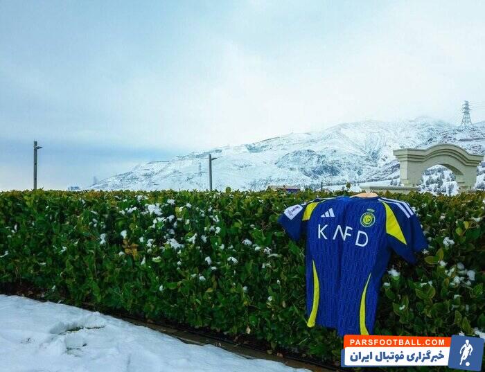 رونمایی از پیراهن النصر در برف شمال تهران + عکس