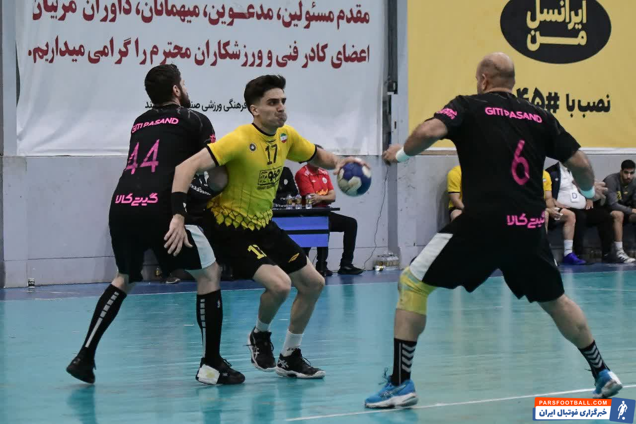 سپاهان با برد در شهرآورد هندبال اصفهان در آستانه قهرمانی قرار گرفت