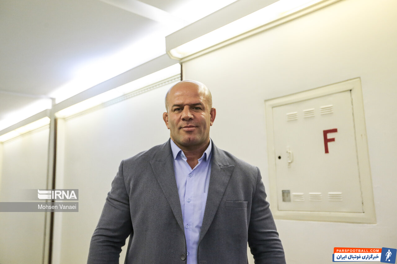 جدایی بختیارزاده از استقلال در روز واکنش حضرتی به شایعه دخالت دولت در انتخابات فوتبال