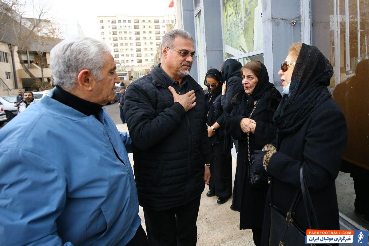 قهرمان آبی آسیا دور افتخار زد و رفت + عکس