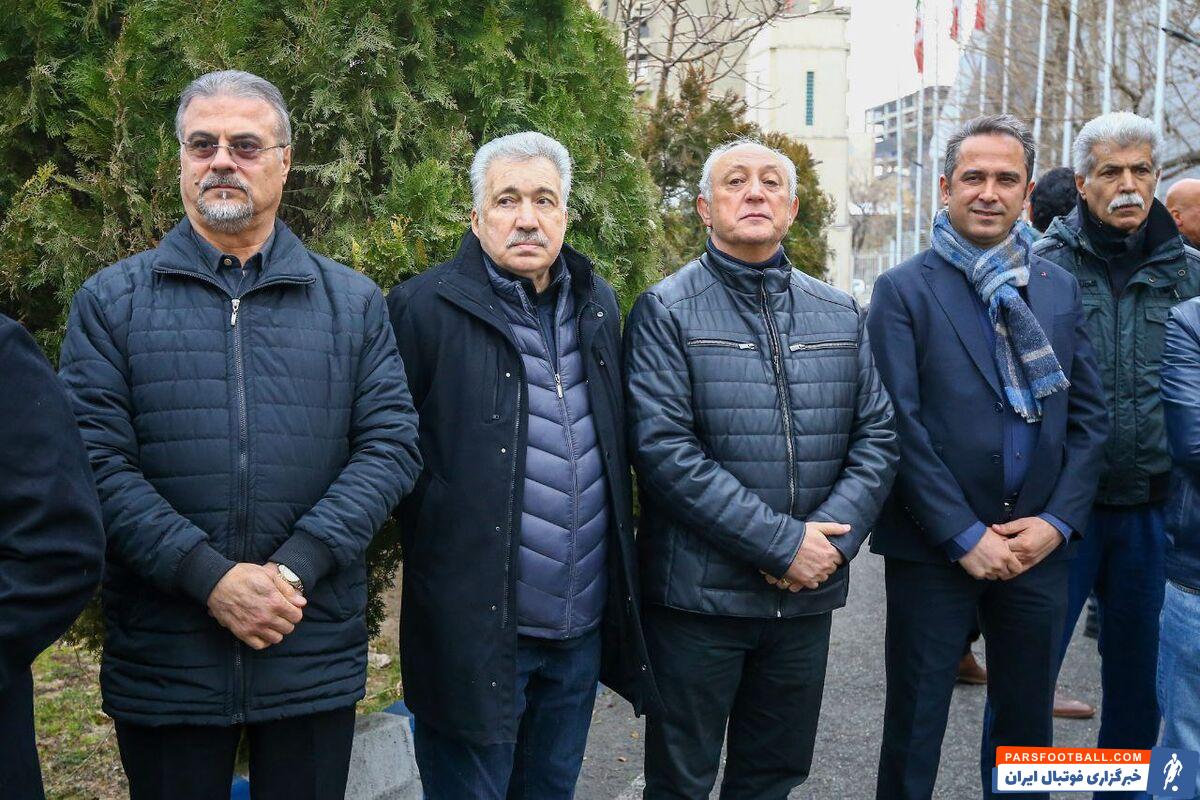 قهرمان آبی آسیا دور افتخار زد و رفت + عکس