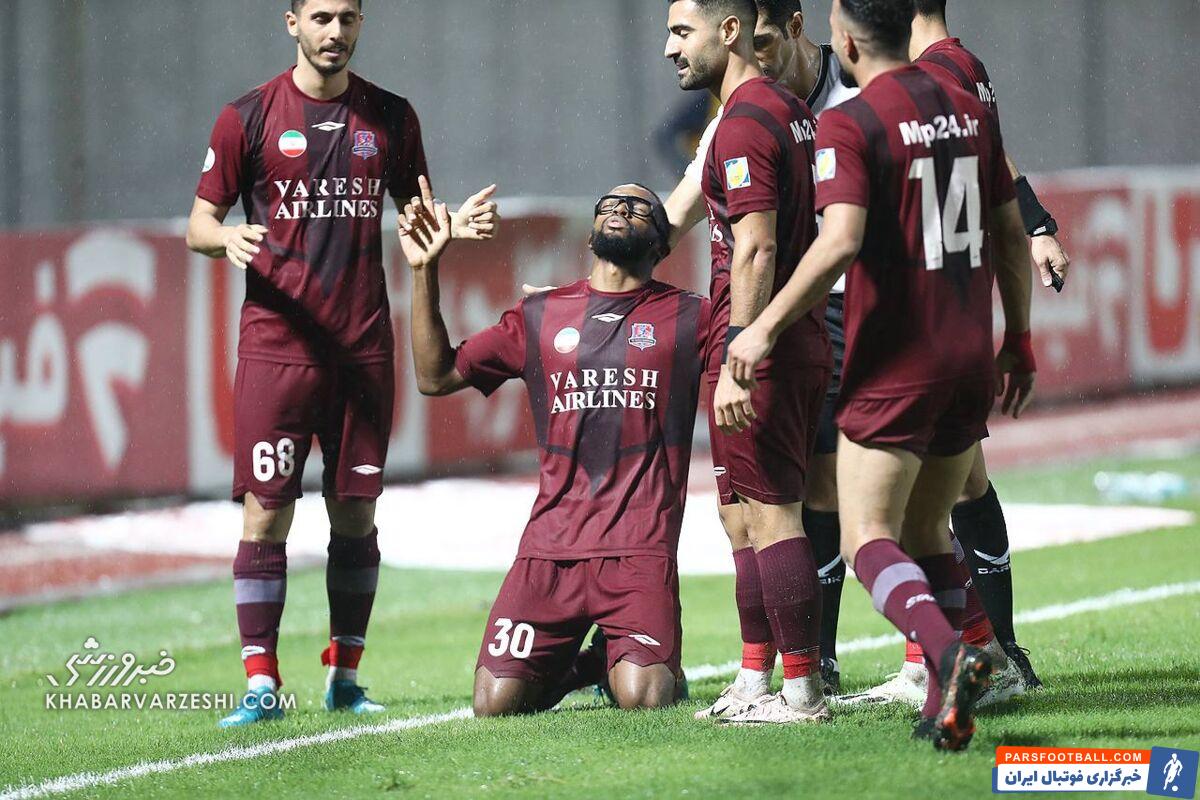 استقبال ویژه آبی‌ها از کوین یامگا/ بازیکن فرانسوی با پنالتی به ملاقات دوباره استقلال آمد +عکس