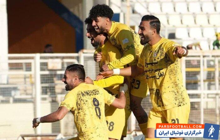 فجرشهید سپاسی در مسیر بازگشت به لیگ برتر فوتبال، فرصت طلایی برای شیرازی‌ها