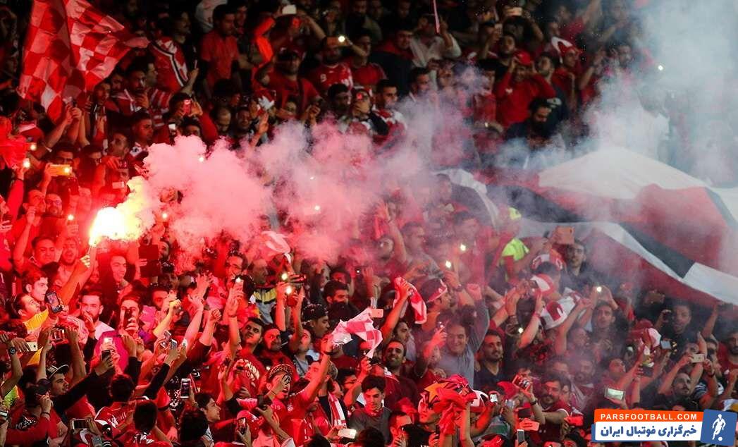 طرفداران استقلال عوض تلویزیون به باشگاهشان ایراد بگیرند/ آبی‌ها برای فرار از شکست دربی داوری را بهانه کرده اند!/ با کارتال به آینده پرسپولیس امیدوارتریم