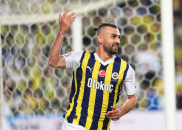 سردار دورسون برای اولین بار از زمان پیوستن به پرسپولیس نیمکت نشینی را تجربه کرد