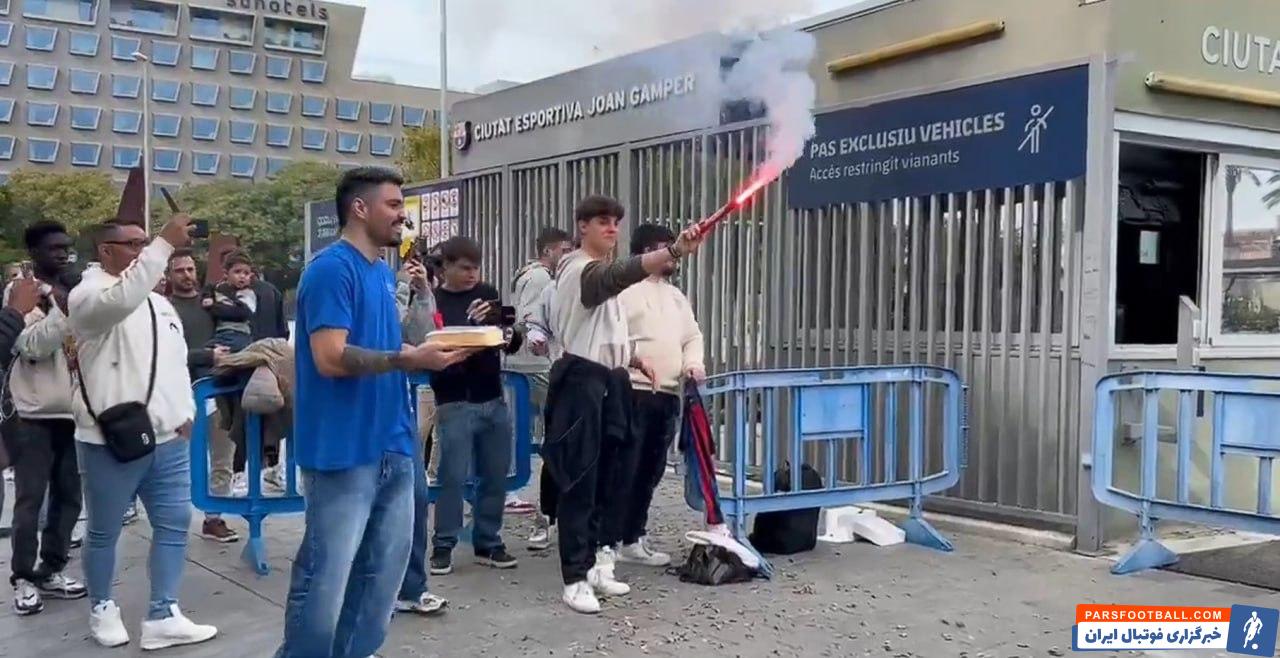 فلیک ؛ هواداران بارسلونا با کیک تولد و شمع تولد فلیک را جشن گرفتند 