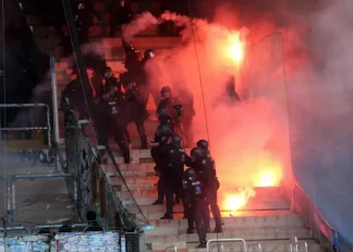 روستوک ؛ درگیری در روی سکو ها در دیدار روستوک و دینامو درسدن