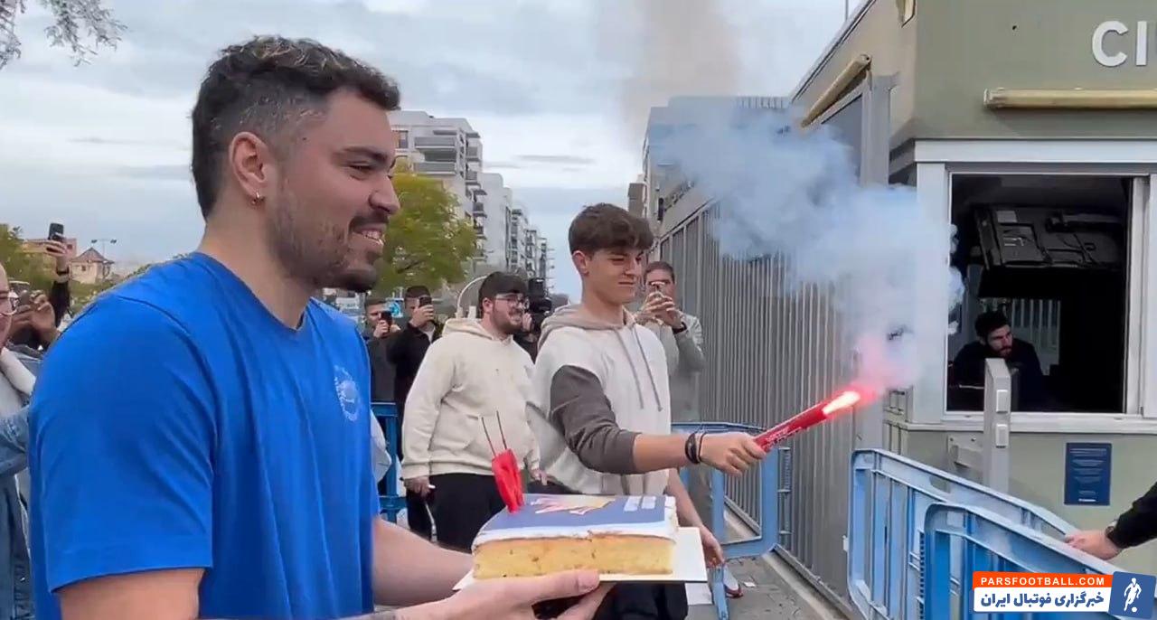 فلیک ؛ هواداران بارسلونا با کیک تولد و شمع تولد فلیک را جشن گرفتند 