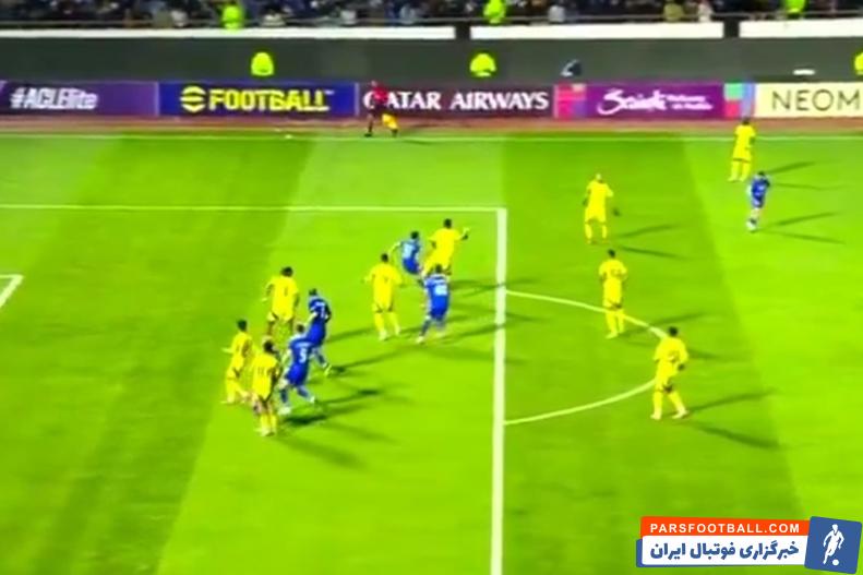 عکس| پنالتی نیمه اول استقلال سوخت!