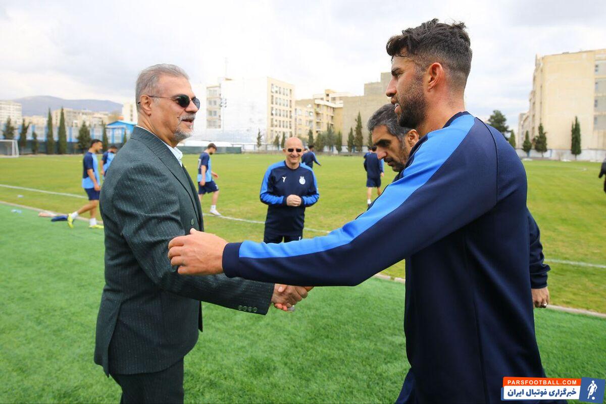 حضور علی نظری جویباری مدیرعامل استقلال در محل تمرین آبیها