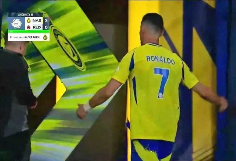 خشم رونالدو از پیولی: چه وقت تعویض بود